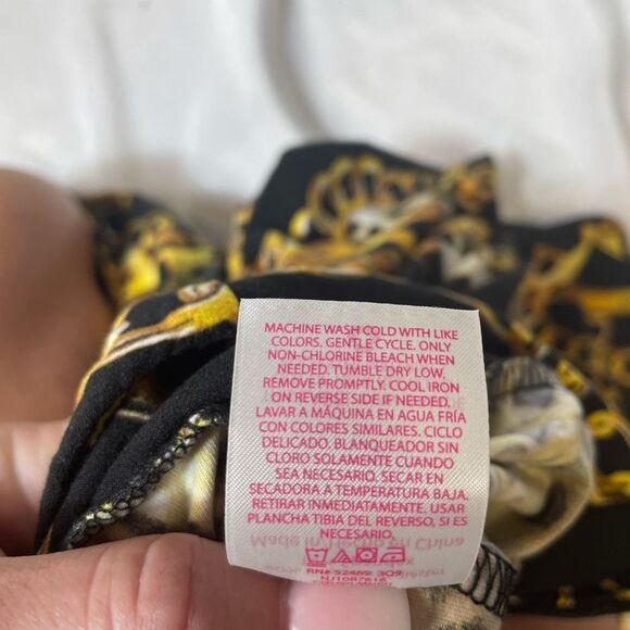 💋Bundle 4 items for $20. Add items💋 to a bundle - Picture 4 of 15